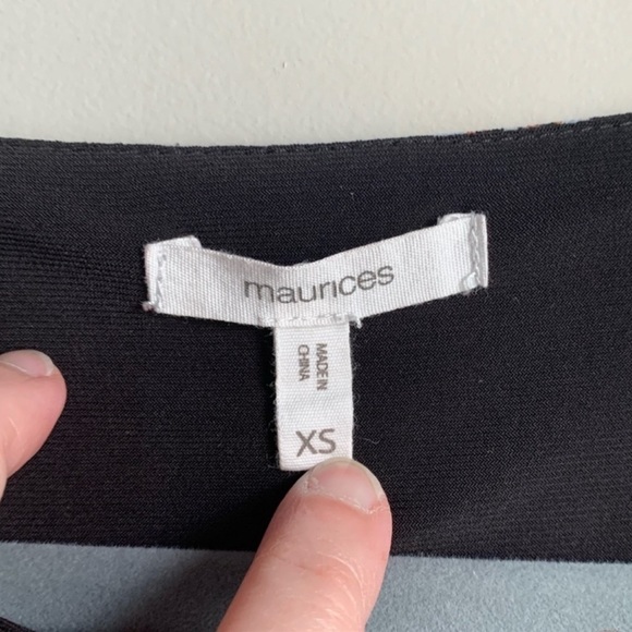 Maurices Floral Black Top Size Xsmall - Picture 8 of 9